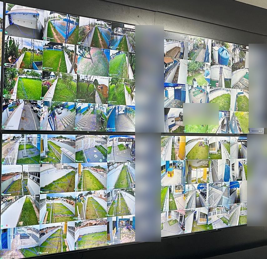 Videowall da Central da Guarda com as câmeras das escolas municipais de Leme